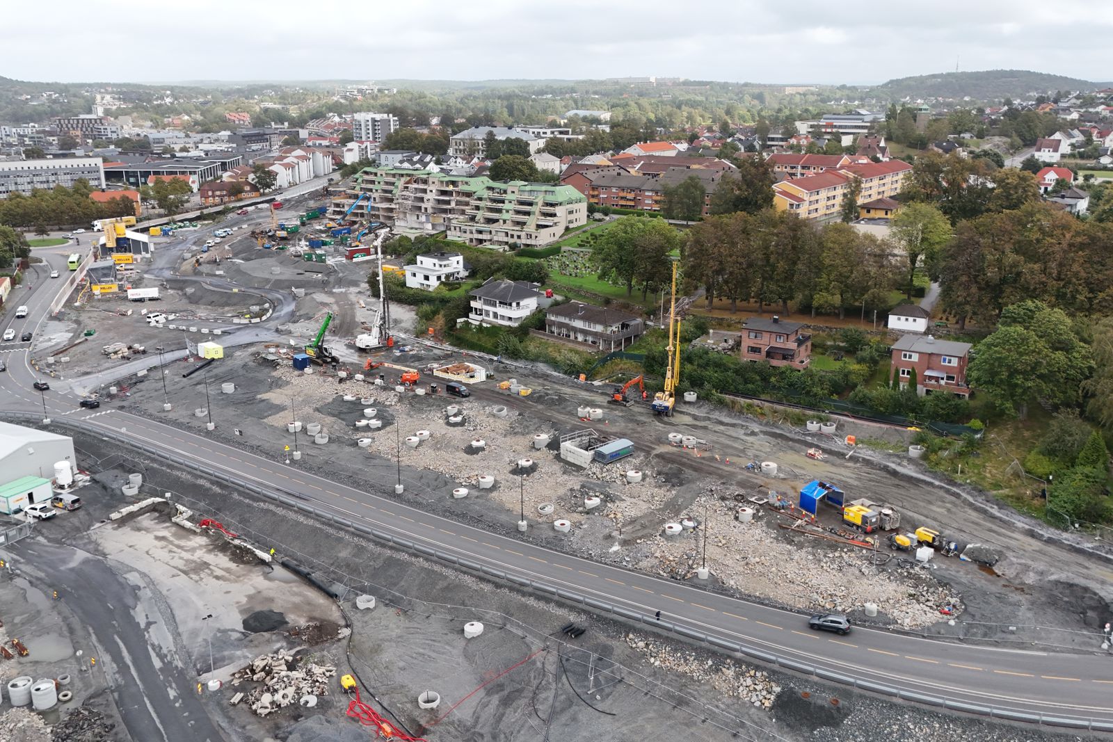Dronefoto som viser Bane NORs anleggsområde i Moss sentrum.