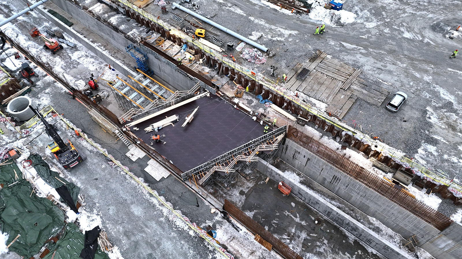 Dronefoto som viser deler av veikulverten. 