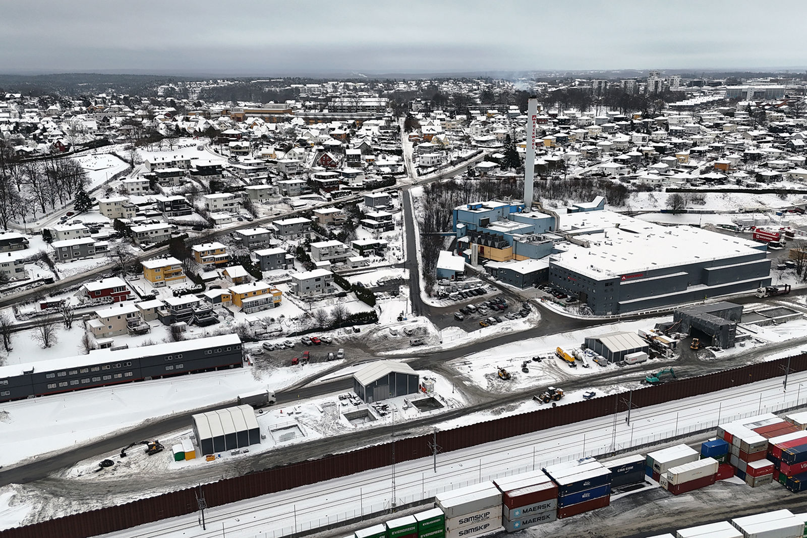 Dronefoto og oversiktsbilde som viser området der skal gjøres undersøkelser. 