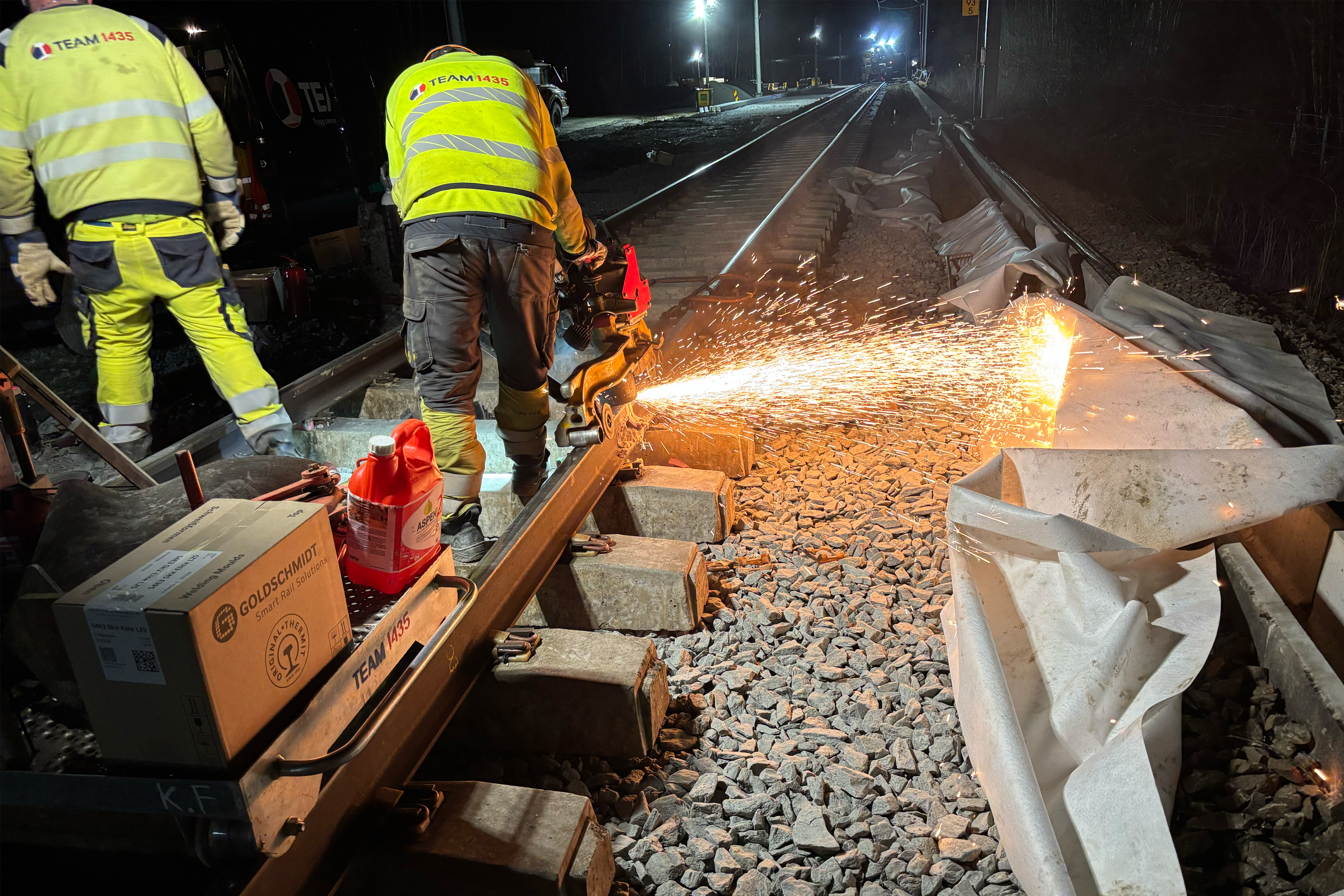 Nattbilde av skinnesliping