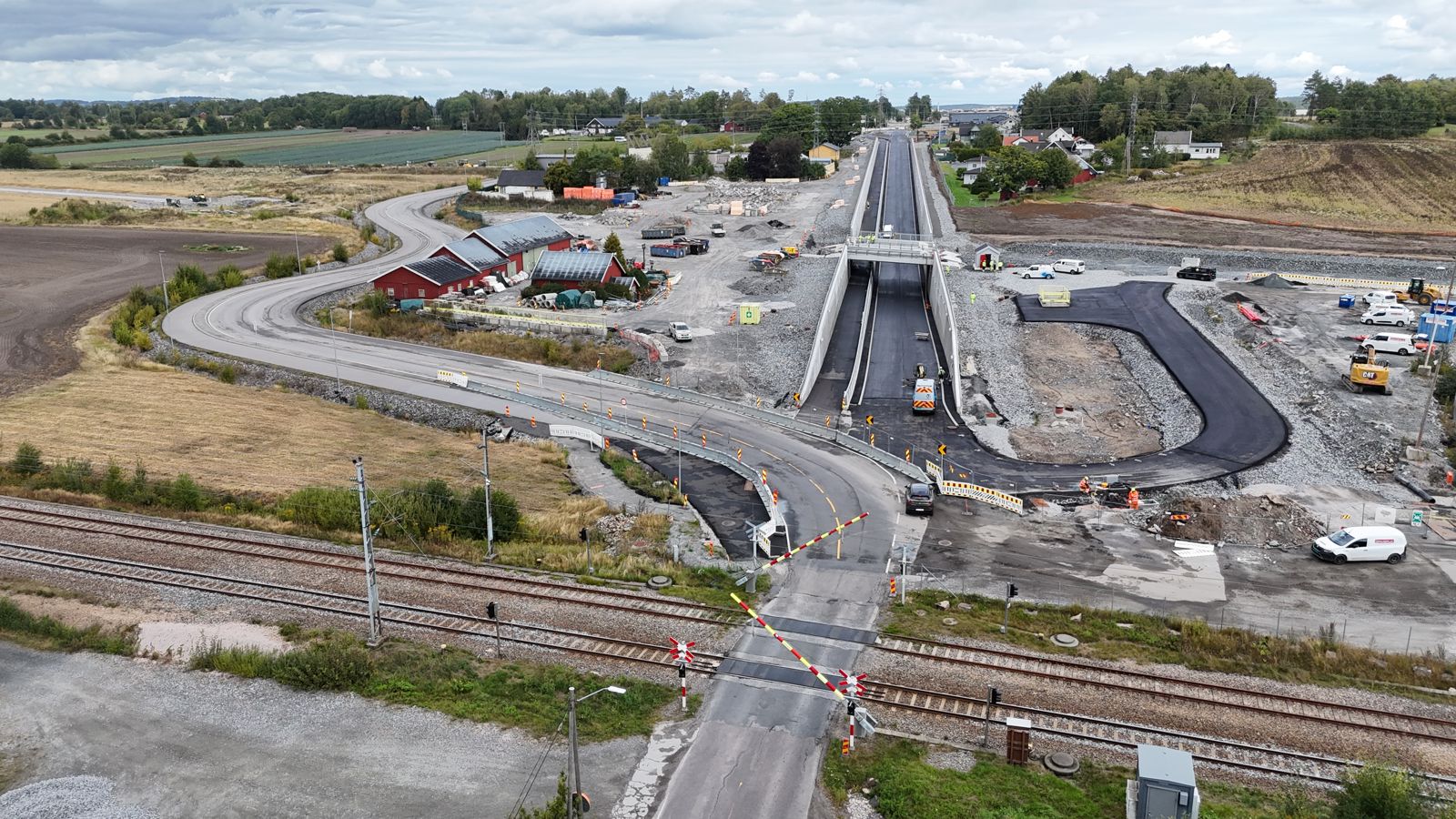 Dronefoto som viser veikulverten. 