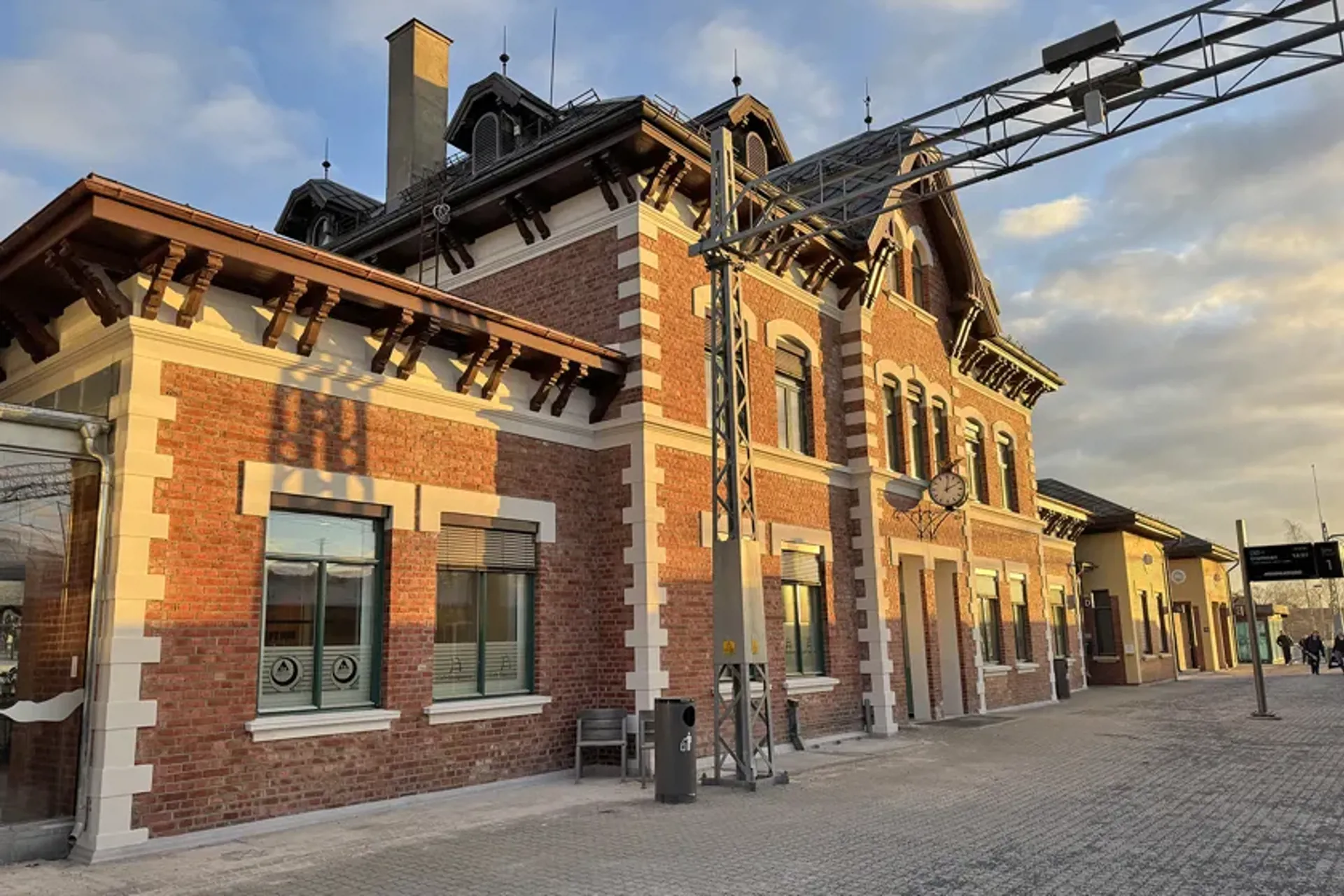 Eksteriørfoto av Lillehammer stasjon