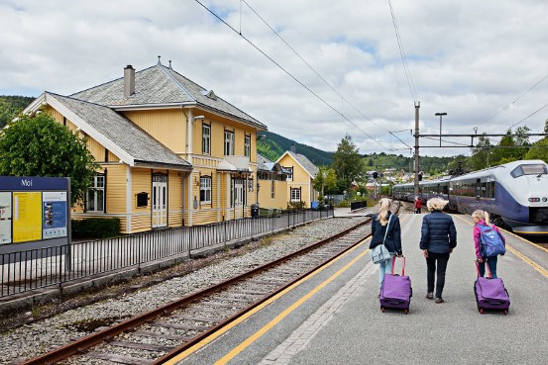 Eksteriørfoto av Moi stasjon